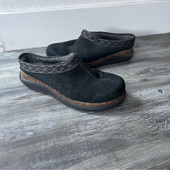 PREDICTIONS Womens Leather Collection Suede Mocs Slip On Loafers Clogs - Picture 1 of 11